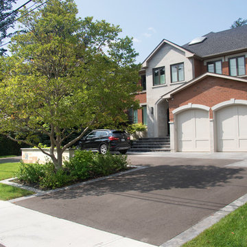 Bayview and York Mills - Simple elegance in a front yard