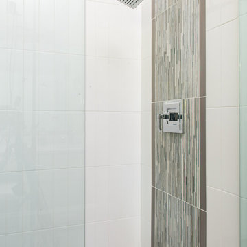 Clean & White Transitional Bath