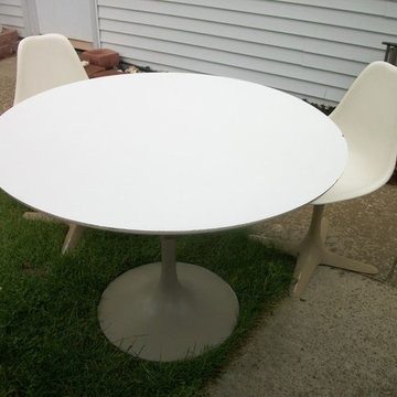 Tulip Table collection