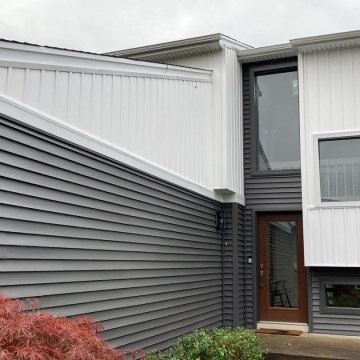 Modern Exterior Renovation with Vinyl Siding & Trim in Commerce Michigan