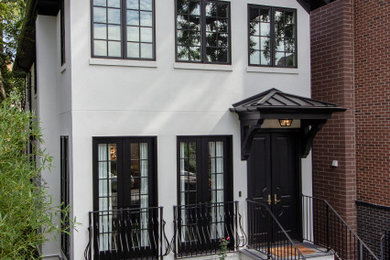 Example of a classic exterior home design in Chicago