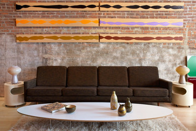 Example of an urban living room design in New York