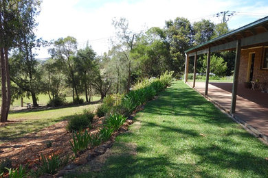 Photo of a contemporary garden in Central Coast.