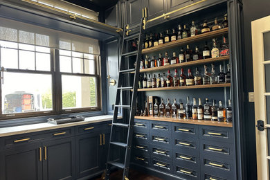 Example of a mid-sized 1960s home bar design in Other
