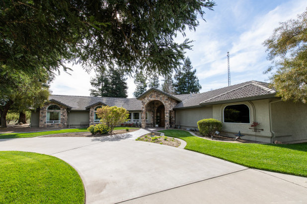 Exterior by Wendy Glaister Interiors