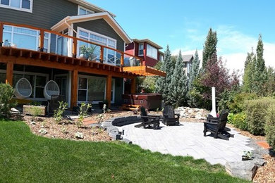 Design ideas for a contemporary landscaping in Calgary.