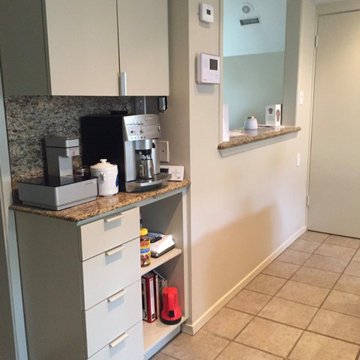 BEFORE OUTDATED KITCHEN