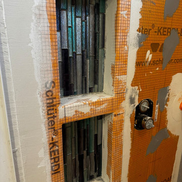 Current Novi main bathroom