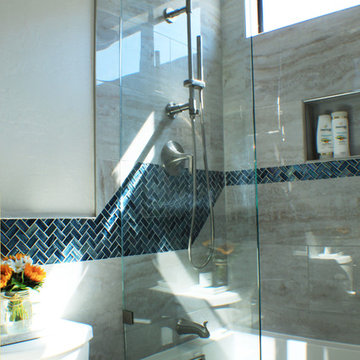 Twin Baths with individual identities