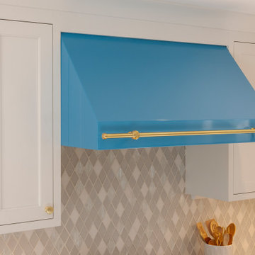Striking Kitchen in Blue and White