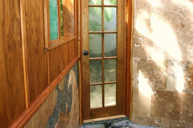 Example of an island style bathroom design in Hawaii
