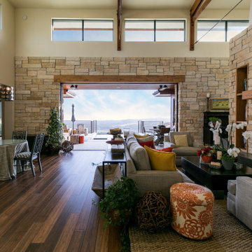 Las Ventanas Hillside Residence