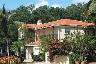 Exterior home photo in Miami