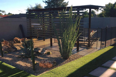 Inspiration for a landscaping in Phoenix.