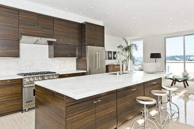 Example of a trendy kitchen design in San Francisco