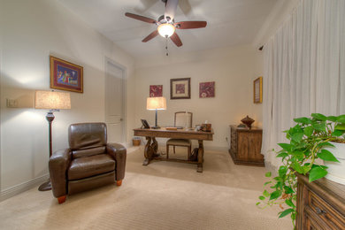 Inspiration for a southwestern home design remodel in Austin