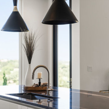 Spanish Oaks Luxury Black & White Modern Kitchen