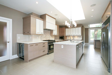Inspiration for a modern kitchen remodel in Vancouver