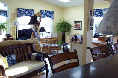 Inspiration for a coastal living room remodel in Columbus