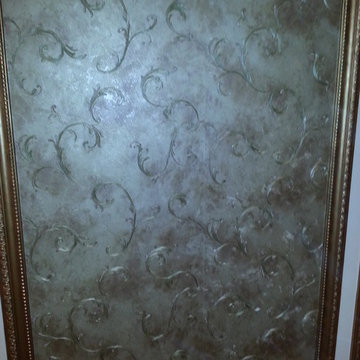 WALLPAPER AND MOLDINGS