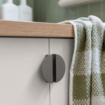 Contemporary Joslin Ensuite, Laundry & Bathroom Renovation