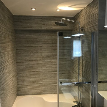 SALLE DE BAINS BAIGNOIRE D'ANGLE