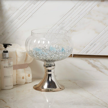 Calacatta Gold & Taj Mahal Quartzite Bathroom