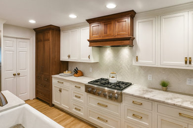 Example of a classic kitchen design in Cincinnati