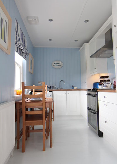 Traditional Kitchen by The Wee House Company