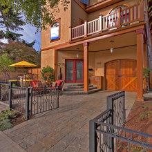 Balcony/ Raised deck