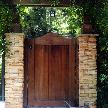 Wood entry gate