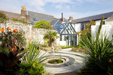 Design ideas for a contemporary exterior in Devon.