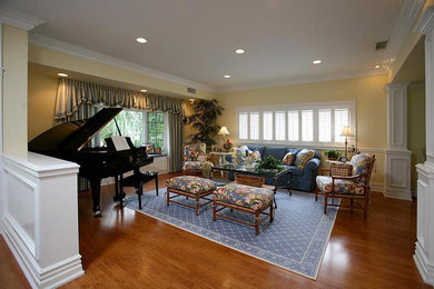 Example of a living room design in Orange County