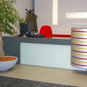 OFFICE-PULTS-RECEPTIONS
