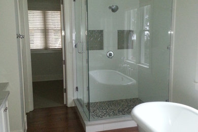 Inspiration for a coastal bathroom remodel in Jacksonville