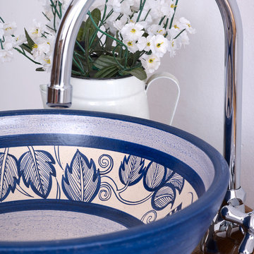 Victoria in Blue - Round Basin