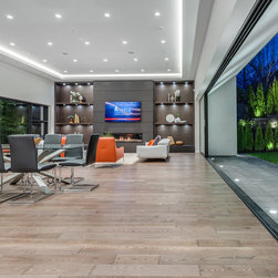 910 LEOVISTA - Products