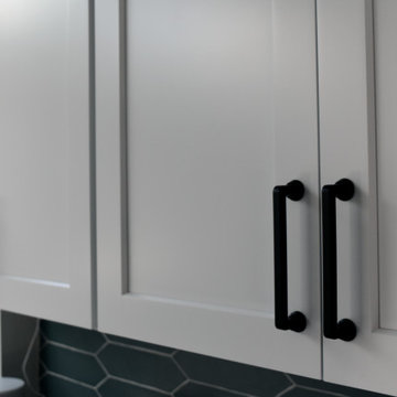 Lakeridge in South Seattle / Contemporary and Traditional Kitchen & Bath Remodel