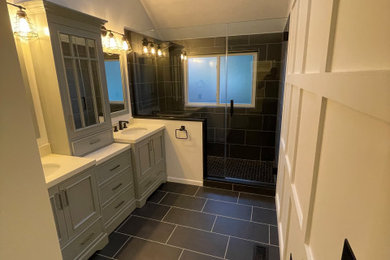 Inspiration for a modern bathroom remodel in Columbus