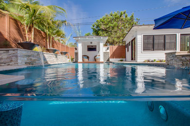Photo of a traditional aboveground pool in Los Angeles.