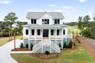 Example of a beach style exterior home design in Charleston