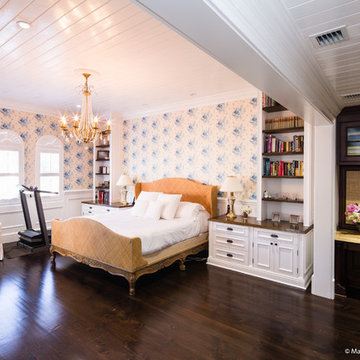 Filmmaker Interprets Luxury Yacht Interior in a 3-BR Home