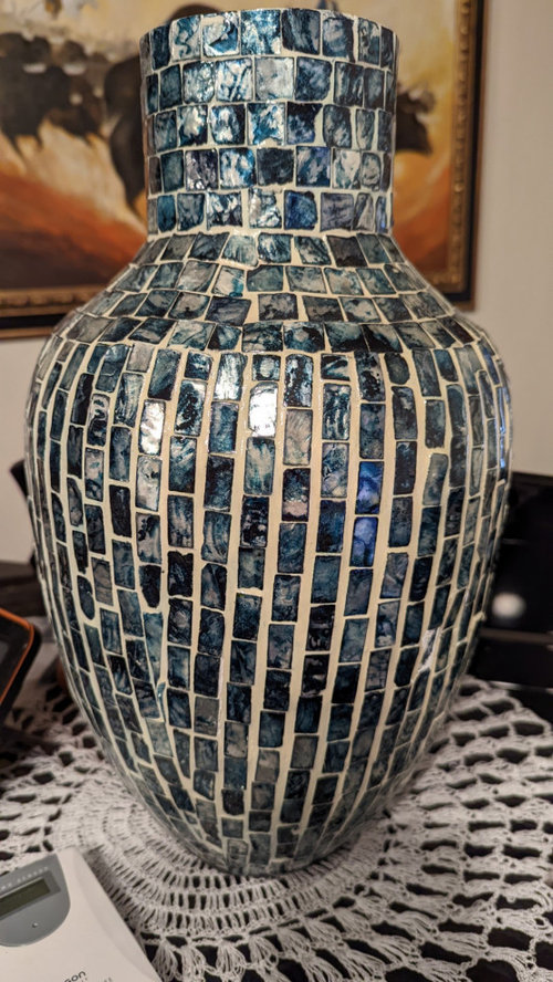 How to Prevent Vase From Tipping Over