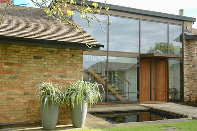 Photo of a midcentury home in Cambridgeshire.