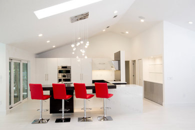 Inspiration for a contemporary kitchen remodel in Tampa