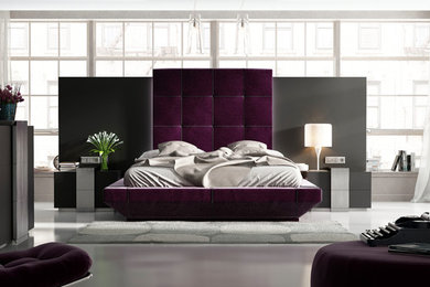 Dormitorio de matrimonio moderno, color: gris - plata, tapizado: purpura