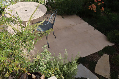 Idée de décoration pour une terrasse méditerranéenne.