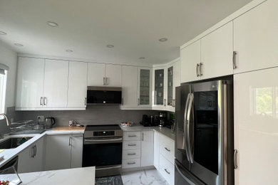 Minimalist home design photo in Montreal