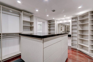 Example of a trendy closet design in Miami