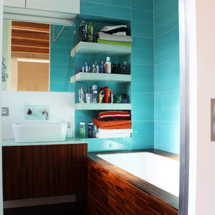 Small Japanese Apartment Bathroom | Houzz
